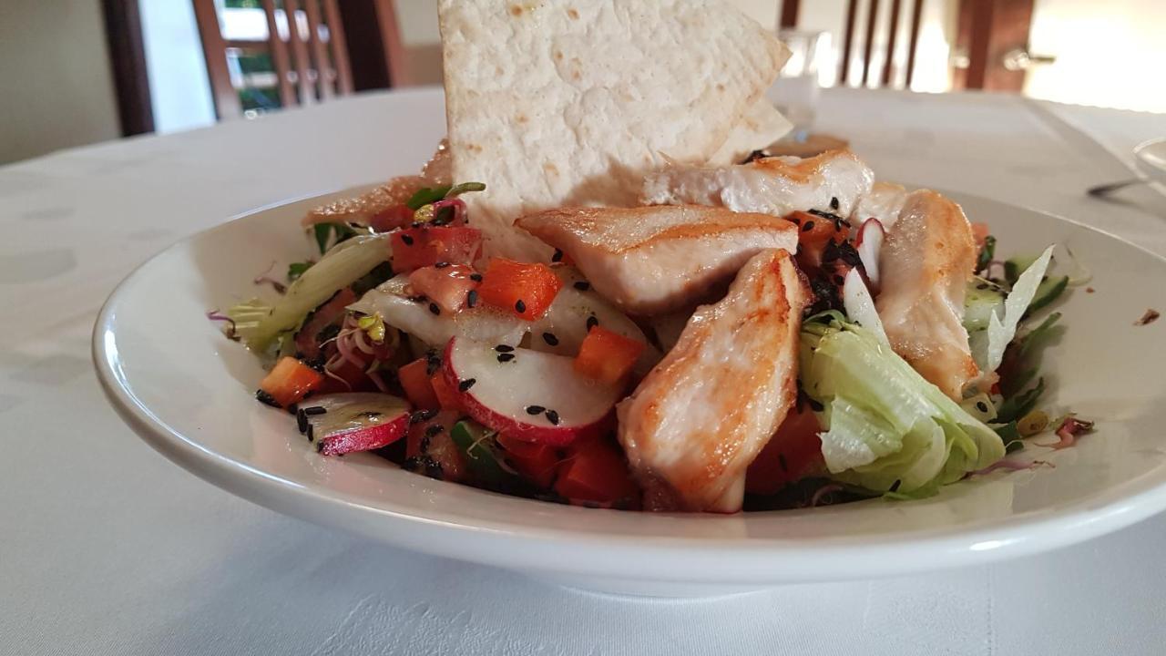 Folwark Tumiany Pokoje & Restauracja Εξωτερικό φωτογραφία