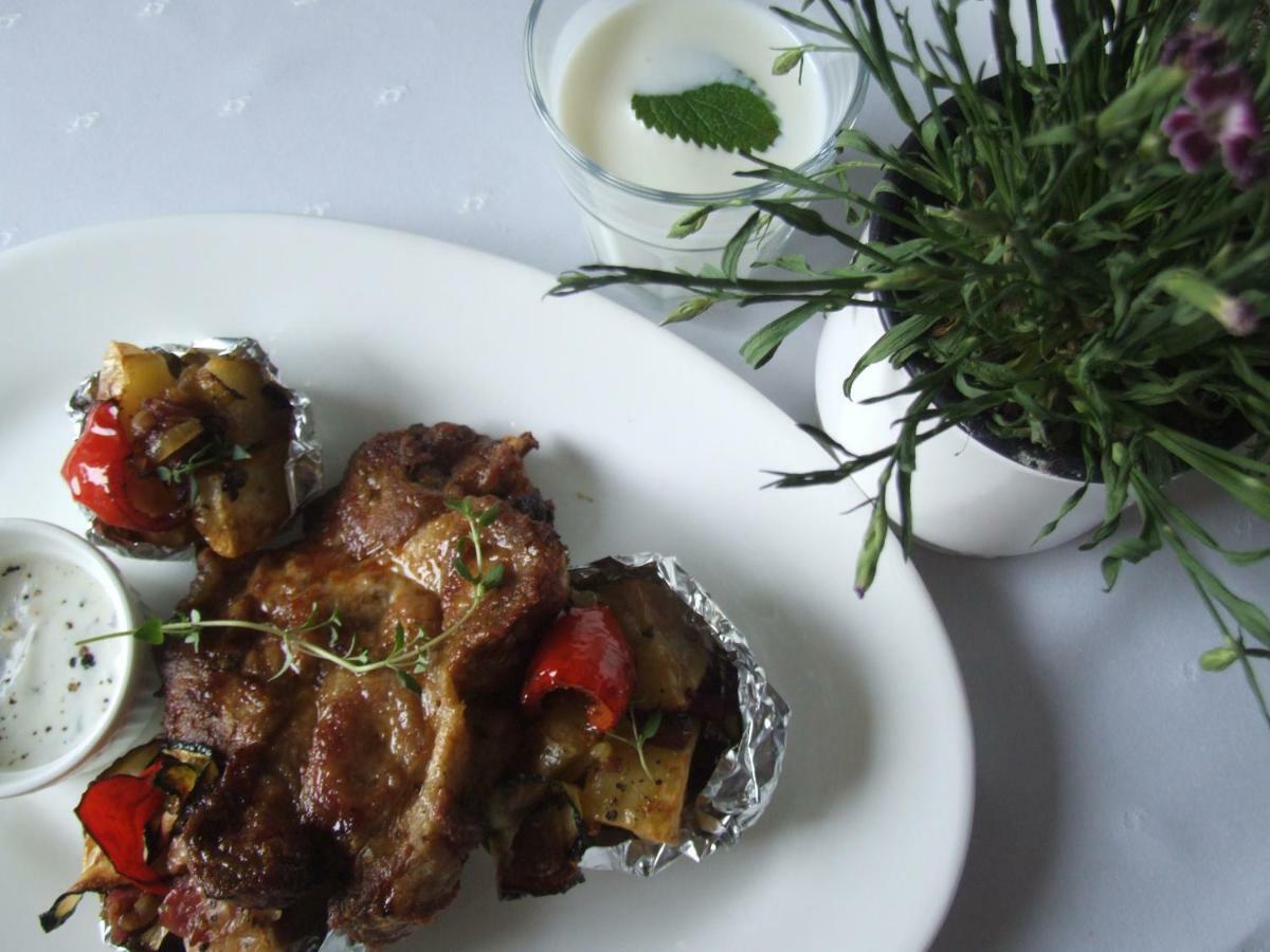 Folwark Tumiany Pokoje & Restauracja Εξωτερικό φωτογραφία